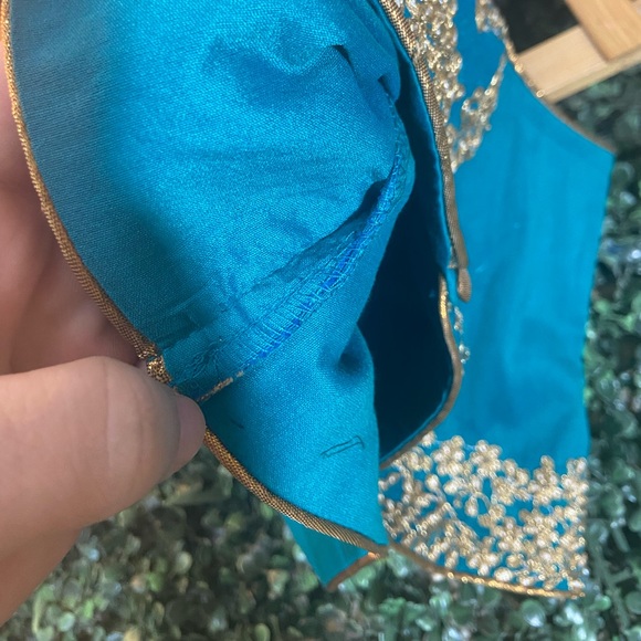 IMARA EMBROIDERED BLOUSE. Size- XL - Picture 10 of 10